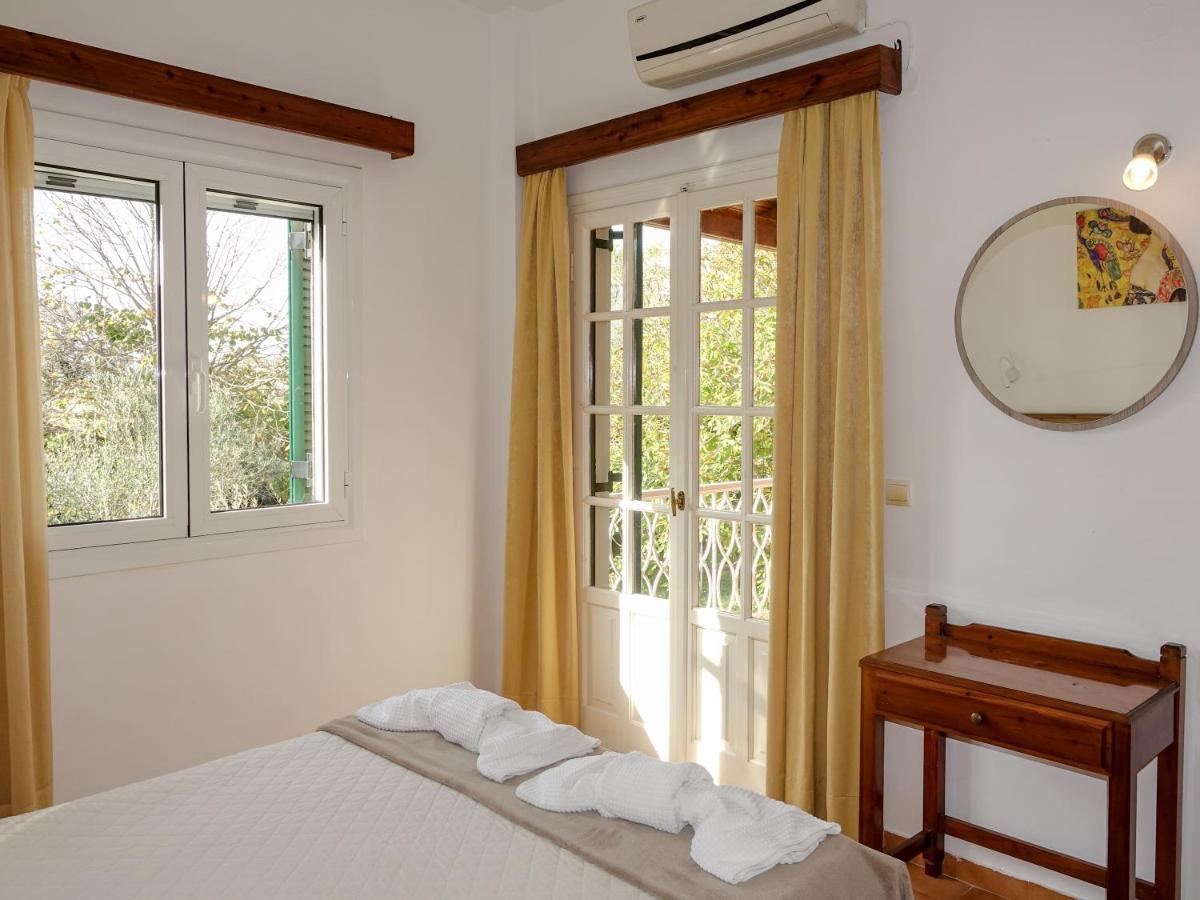 Villa Leda Karousades  Ngoại thất bức ảnh